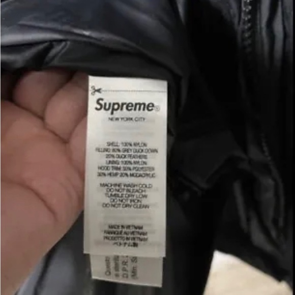 Supreme Gore-tex 700 fill down parka - (Large) - Picture 5 of 5